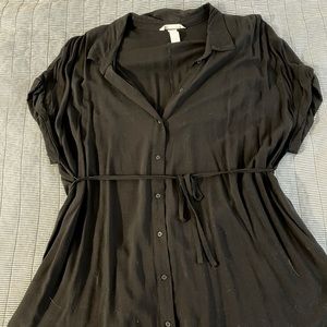 H&M Maternity Button Up Shirt 👚